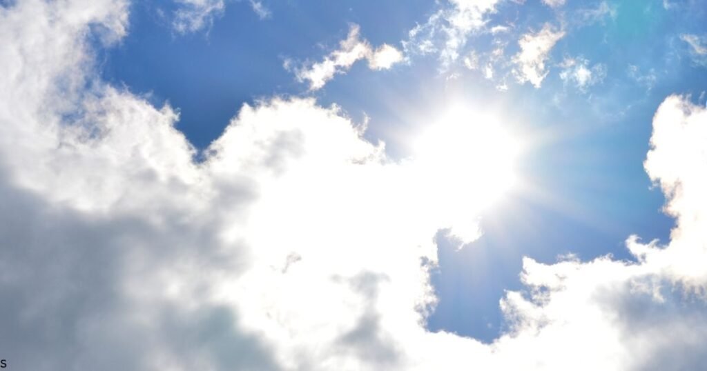 Suhana Mausam Quotes In Hindi