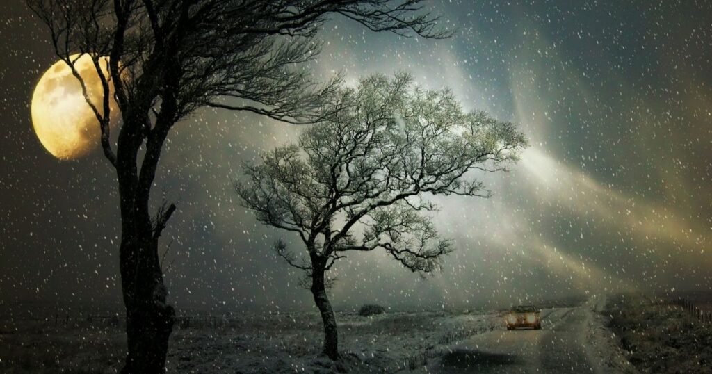 Heart Touching Moon Shayari In Hindi