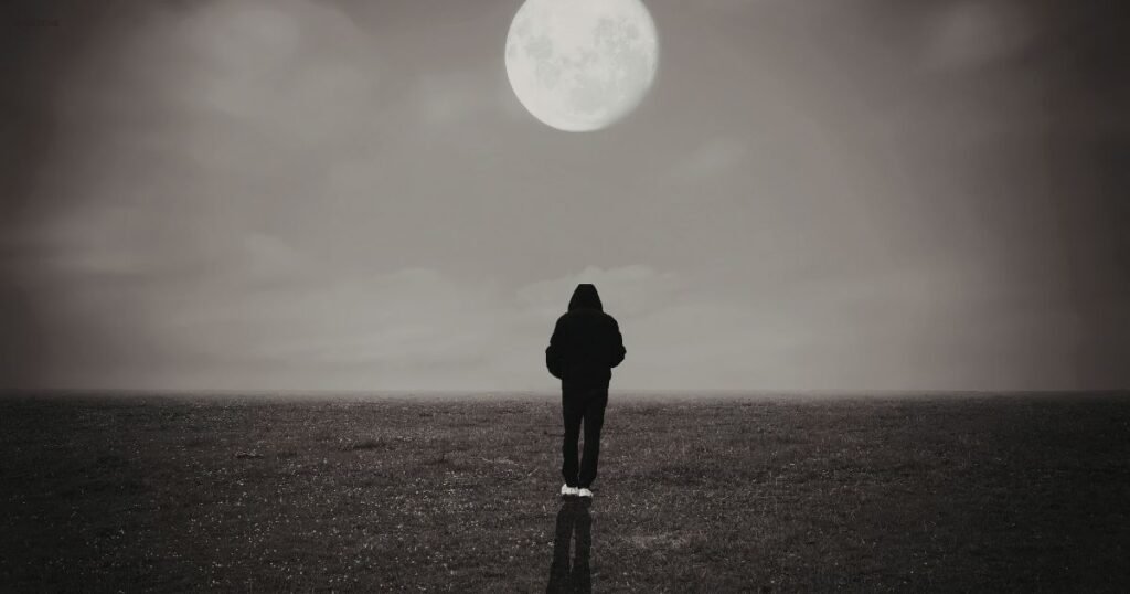 Moon Shayari For Instagram