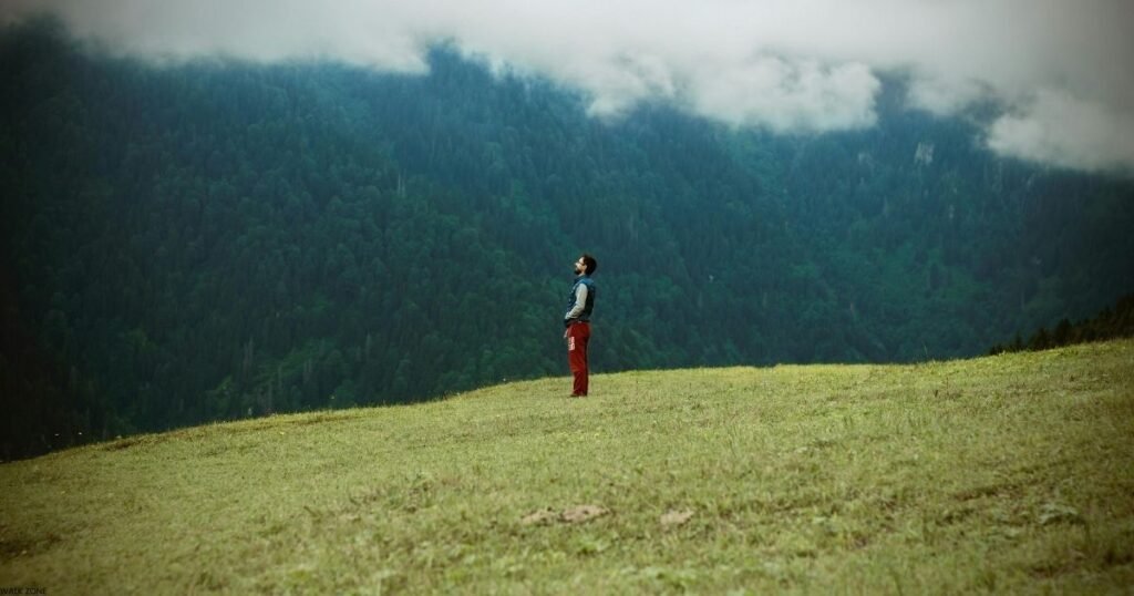 Feeling Alone Shayari Dp